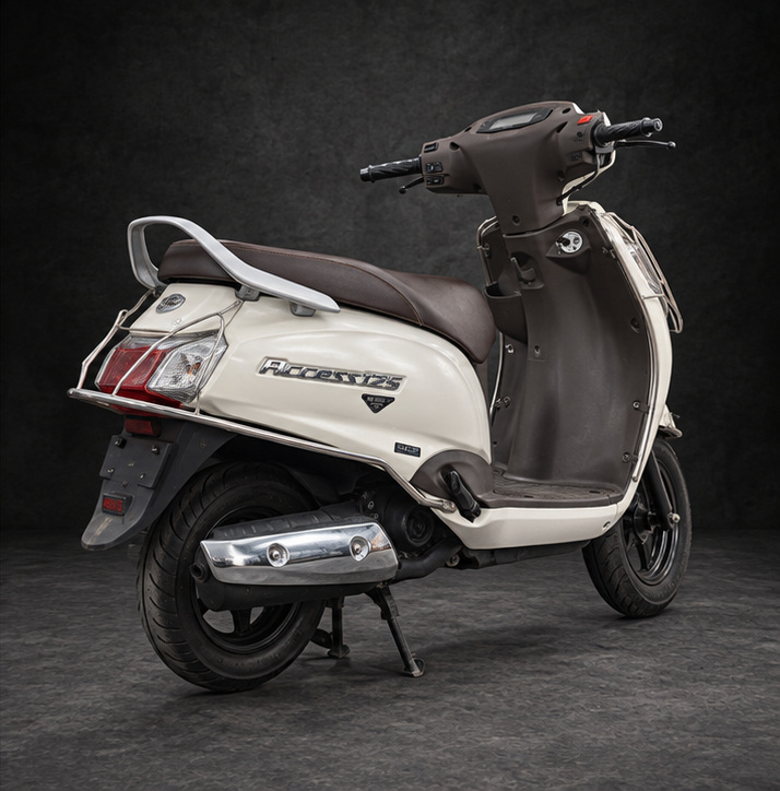 Suzuki Access 125 view 3