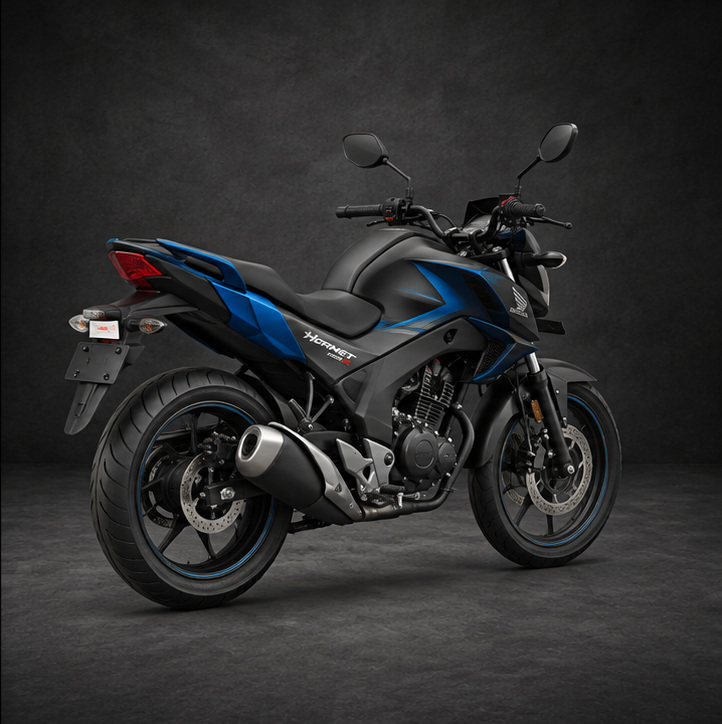 Honda CB Hornet 160R view 3