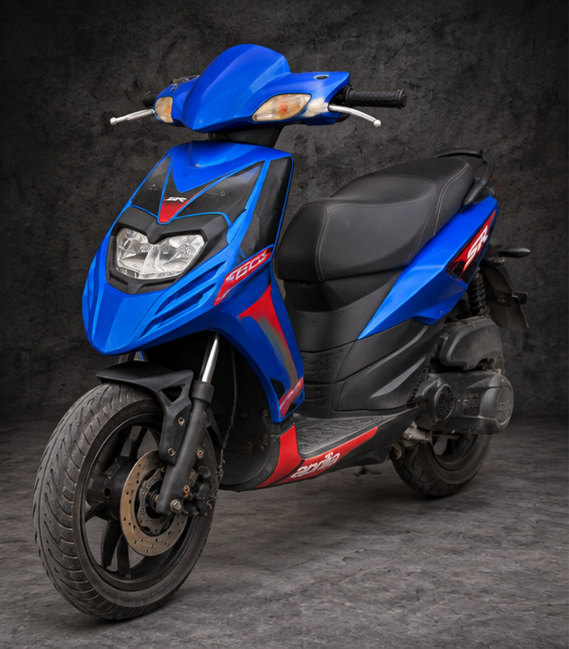 Aprilia SR 160 view 1