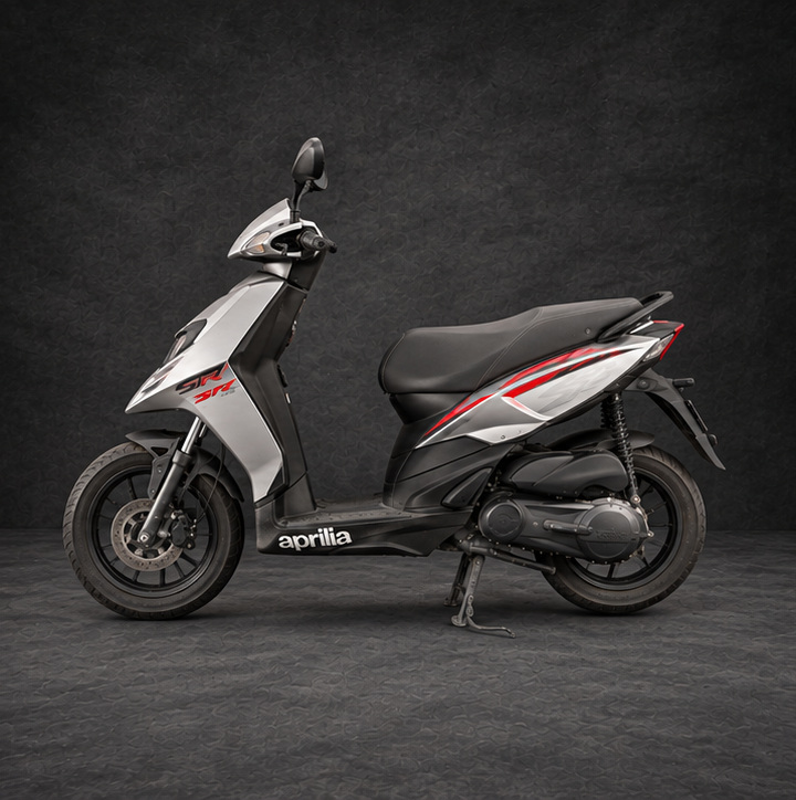 Aprilia SR 125 view 2