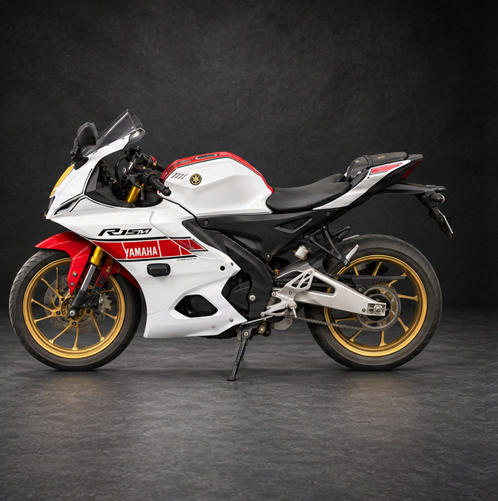 Yamaha R15 V4 view 2