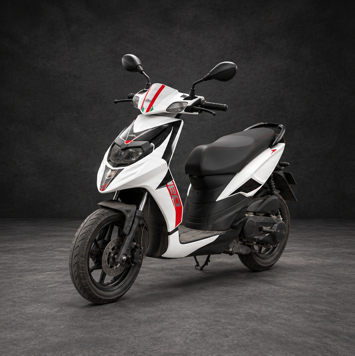 Aprilia SR 160 front-left view