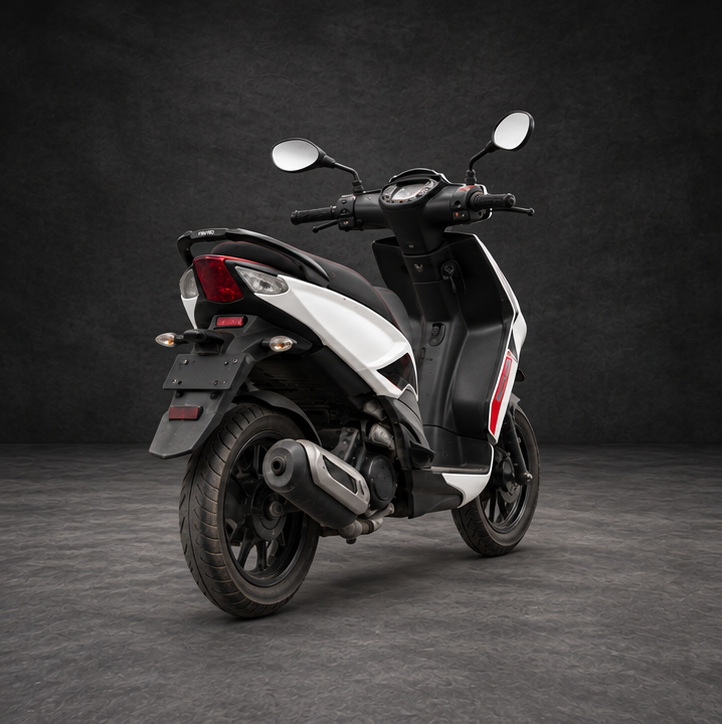 Aprilia SR 160 view 3